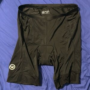 Canari men’s cycling shorts